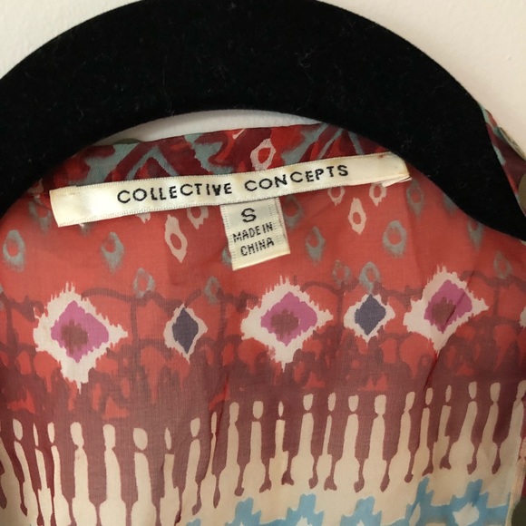 Patterned Wrap Blouse - Picture 3 of 4